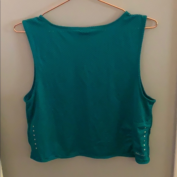 Nike “Brazil” cropped workout top - Picture 5 of 5